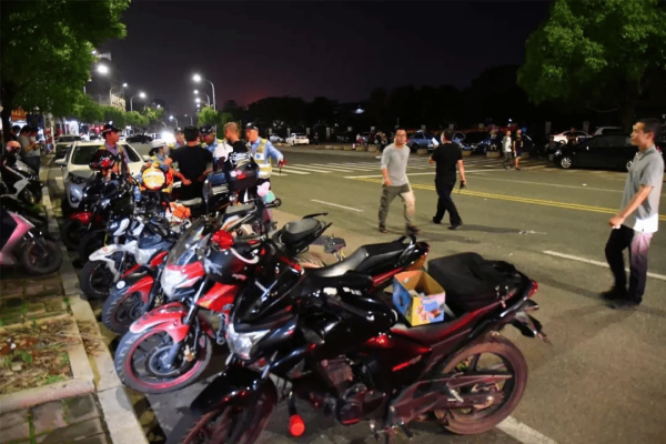 赤峰舉報(bào)炸街電話號(hào)碼是多少-第1張圖片