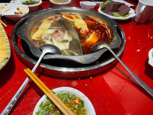 辣妹火鍋店赤峰店電話號碼-第1張圖片