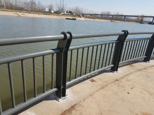 赤峰護(hù)欄立柱廠家電話號碼-第1張圖片