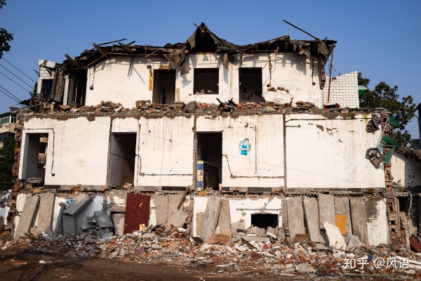 赤峰地?cái)傠s貨店地址電話號(hào)碼-第1張圖片