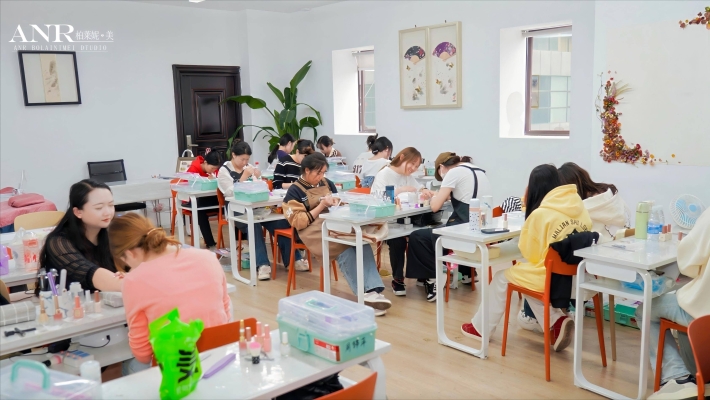 赤峰美甲美睫紋繡學(xué)校-第1張圖片