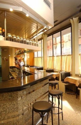 赤峰市赫莉酒吧電話號碼-第1張圖片