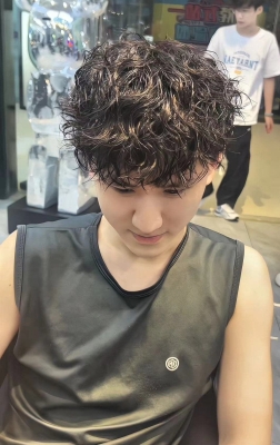 赤峰男士燙頭團(tuán)購(gòu)群電話號(hào)碼-第1張圖片