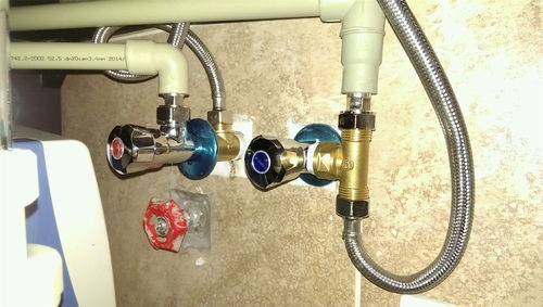 赤峰熱水器安裝服務(wù)電話號碼-第1張圖片