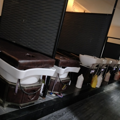 赤峰勇哥理發(fā)店電話號碼-第1張圖片