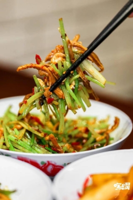 赤峰六西街燈籠飯店電話號(hào)碼-第1張圖片