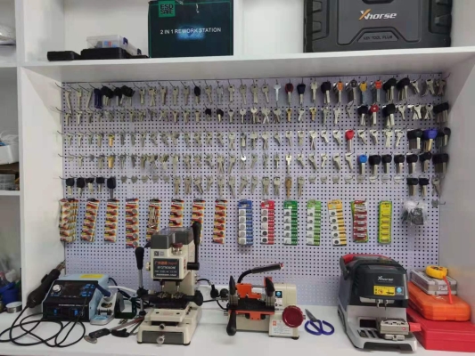 赤峰實(shí)木修復(fù)師傅電話號碼查詢-第1張圖片