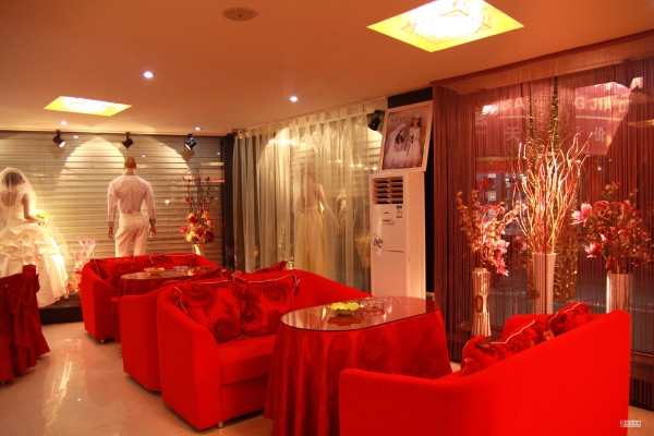 赤峰婚紗店招聘電話號(hào)碼-第1張圖片