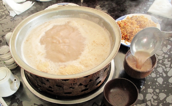 赤峰塞娜奶茶館地址電話號(hào)碼-第1張圖片