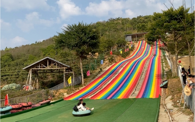 赤峰市彩虹滑梯電話地址查詢(xún)-第1張圖片