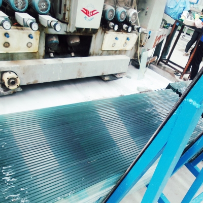 赤峰改裝玻璃廠家電話號碼-第1張圖片