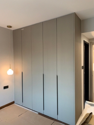 赤峰通頂衣柜廠家電話號(hào)碼-第1張圖片