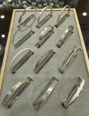 赤峰眾聯(lián)銀飾招聘電話號碼-第1張圖片