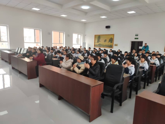 赤峰市新惠中學(xué)-第1張圖片