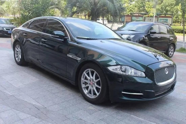 赤峰剮蹭奔馳電話號碼查詢-第1張圖片