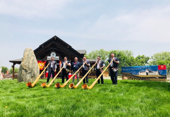 赤峰冰雪嘉年華團(tuán)購電話號碼-第1張圖片