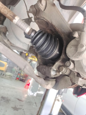 赤峰修車換底盤膠套電話號碼-第1張圖片