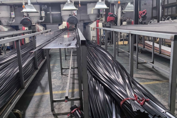 赤峰最大的鋁合金門窗廠-第1張圖片