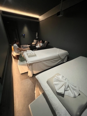 赤峰市開心足療電話號碼-第1張圖片